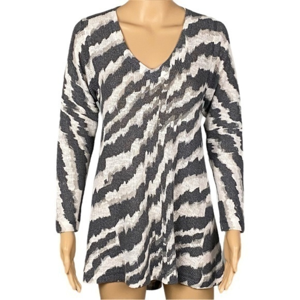 NALLY & MILLIE grey/taupe/cream, abstract striped, high-low sweater. Large. EUC